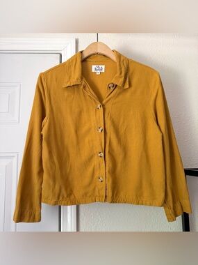 ME & ARROW mustard yellow linen rayon boxy cropped long‎ sleeve button up shirt